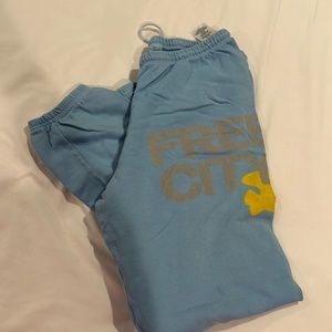 Free city sweatpants
